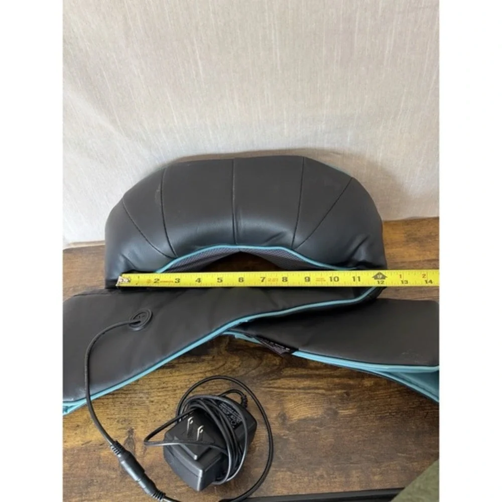 Mo Cuishle Shiatsu Neck & Shoulder Massager Heat‎ Deep Kneading